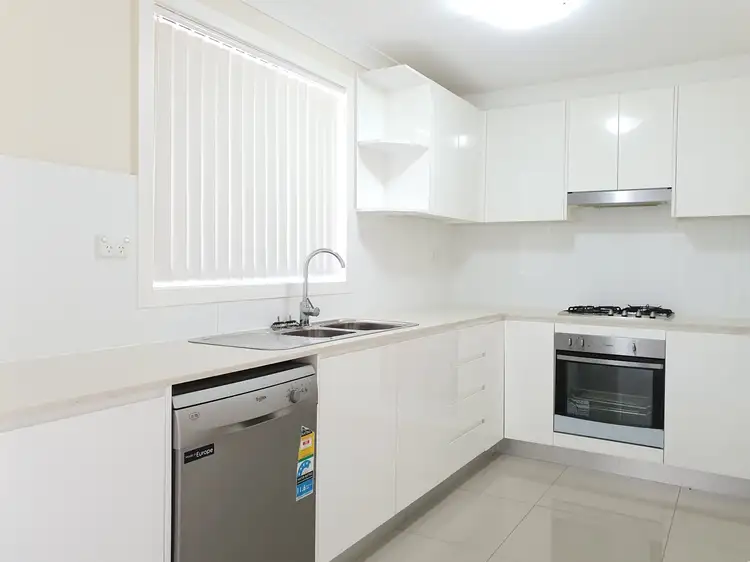 2/73-75 Melbourne Street, Oxley Park NSW 2760