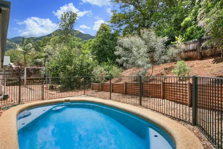 11 Tradewinds Close, Redlynch QLD 4870