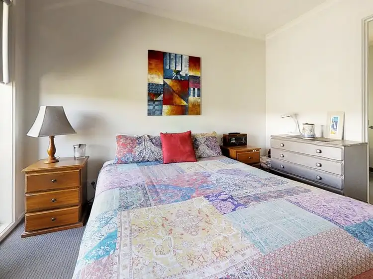 Fifth view of Homely house listing, 8 Aurora Place, Epsom VIC 3551