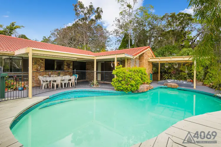 10 Chantilly Street, Chapel Hill QLD 4069