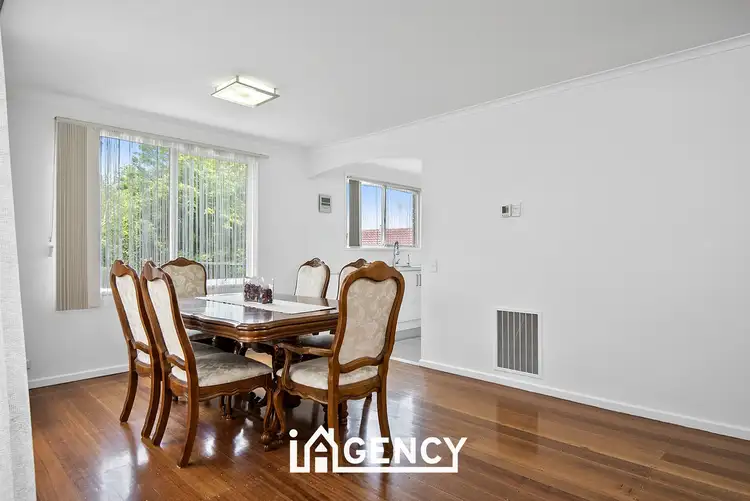 Fifth view of Homely house listing, 2 Rhus Close, Endeavour Hills VIC 3802