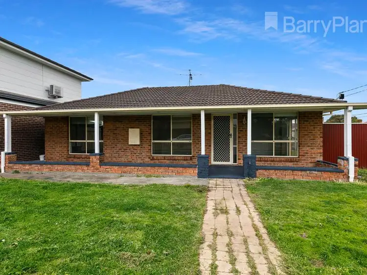 18 Runcorn Crescent, Deer Park VIC 3023