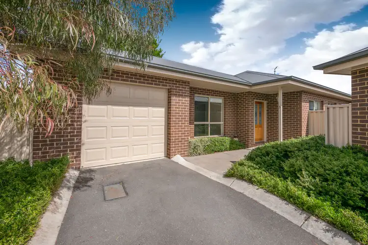5/76 Barry Street, Romsey VIC 3434