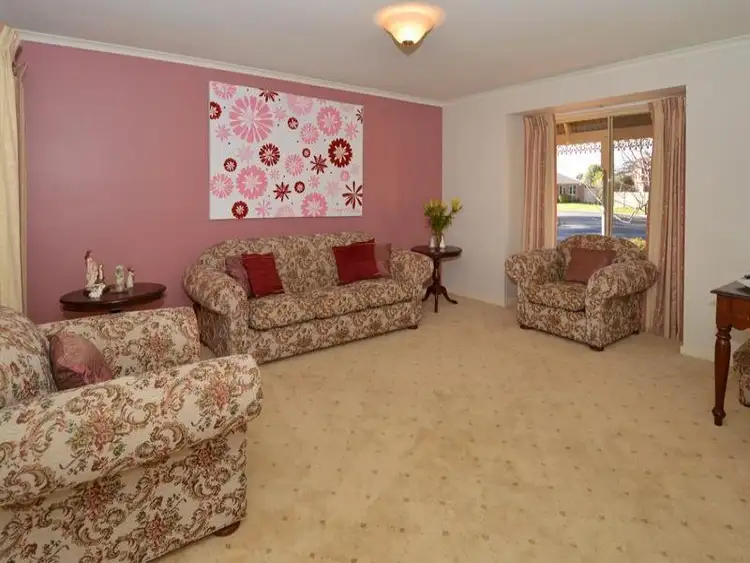 Sixth view of Homely house listing, 2 Sugargum Grove, Cairnlea VIC 3023