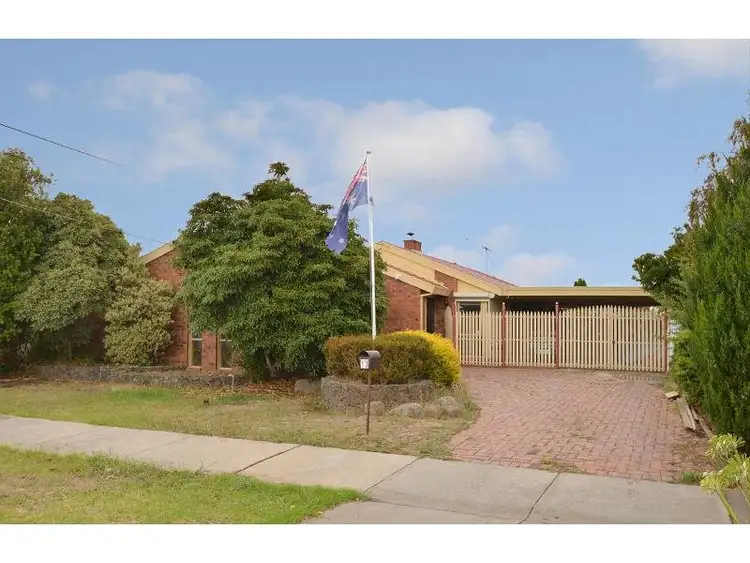 13 Robinsons Road, Deer Park VIC 3023