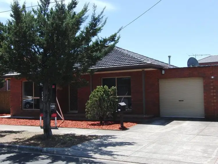 1/33 Doherty Street, Deer Park VIC 3023