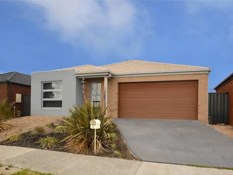 15 Stapehill Court, Deer Park VIC 3023