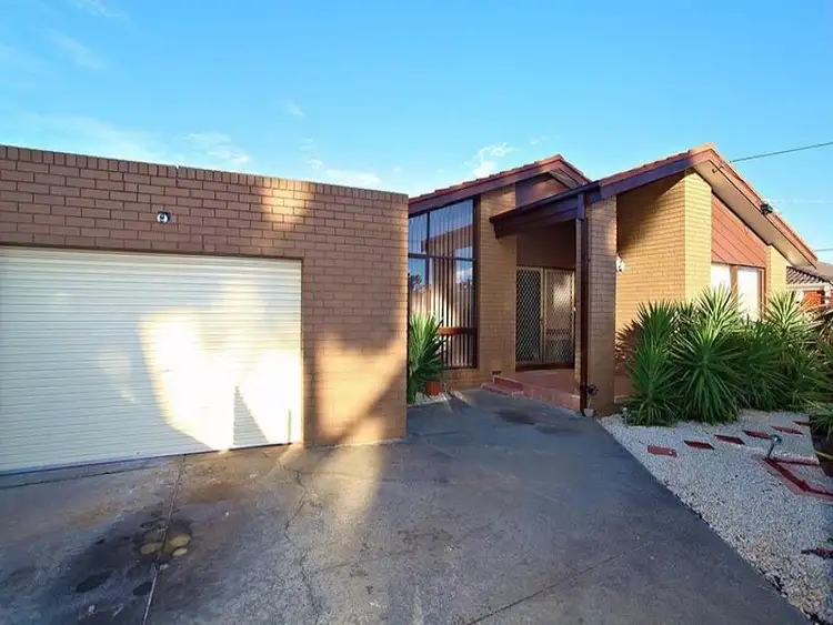 6 Gould Street, Deer Park VIC 3023