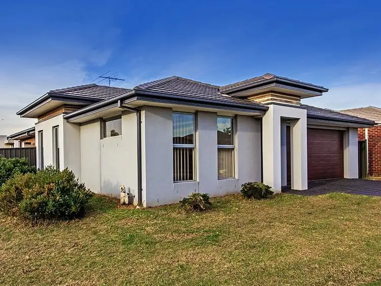 71 Duncombe Parkway, Deer Park VIC 3023
