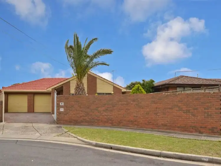 15 Cumbernauld Crescent, Deer Park VIC 3023