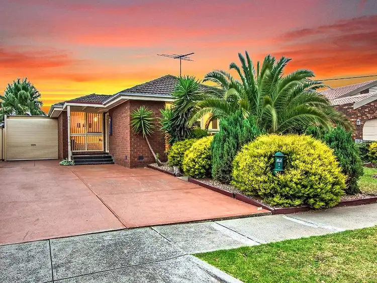 1 Winslow Crescent, Deer Park VIC 3023
