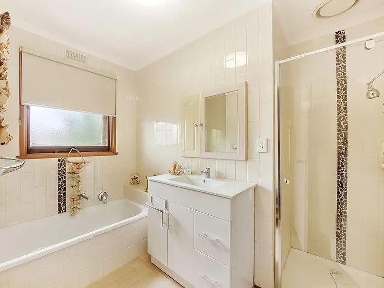 20 Aycliffe Drive, Deer Park VIC 3023