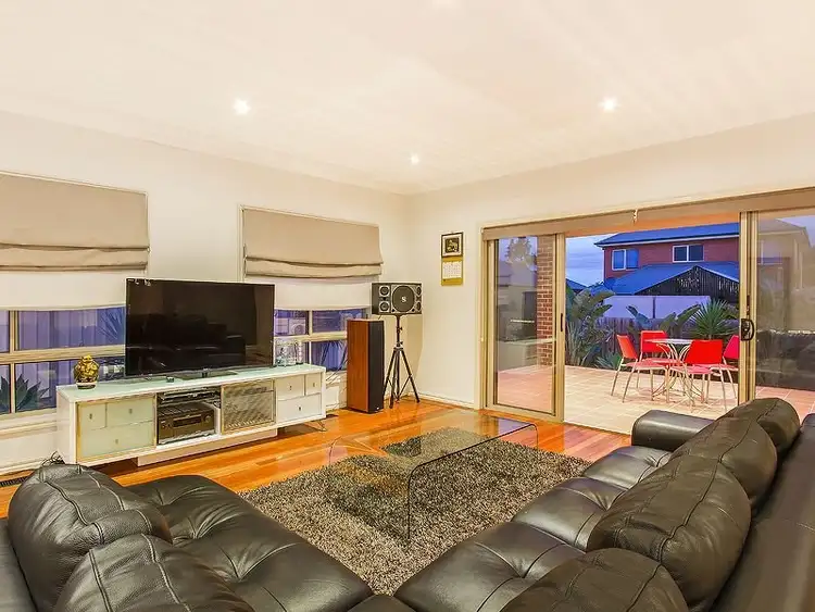Sixth view of Homely house listing, 8 Treemont Court, Cairnlea VIC 3023