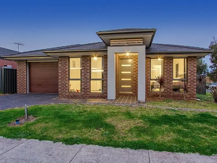 8 Yalding Place, Deer Park VIC 3023