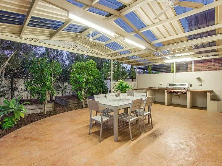 8 Sugargum Grove, Cairnlea VIC 3023