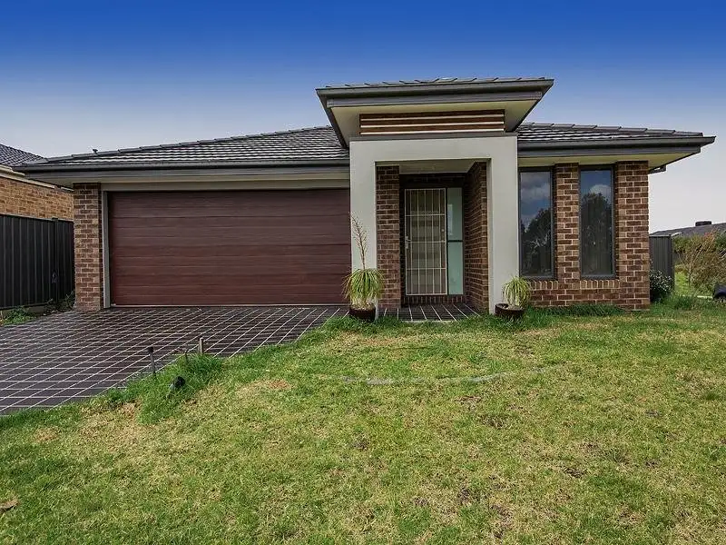 Main view of Homely house listing, 2 Cragside Place, Deer Park VIC 3023