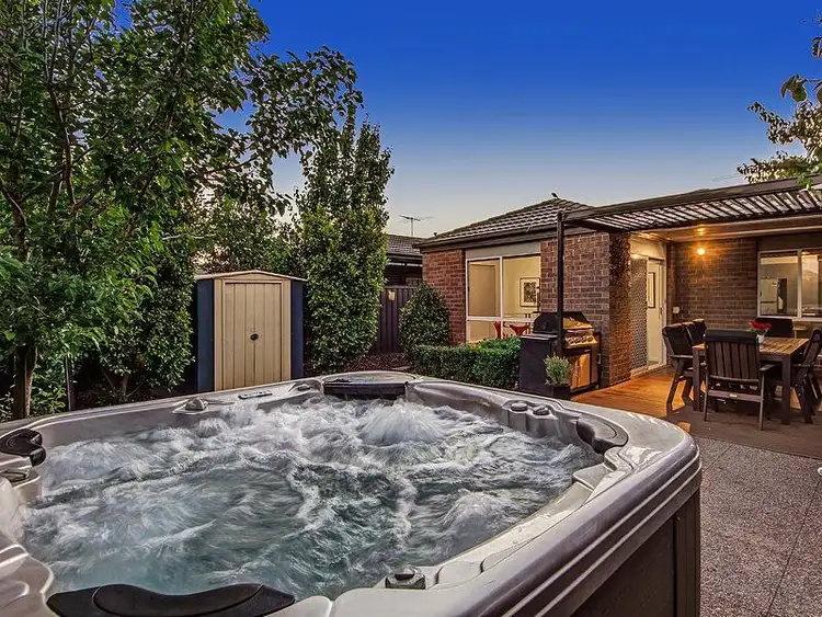 22 Erin Square, Deer Park VIC 3023