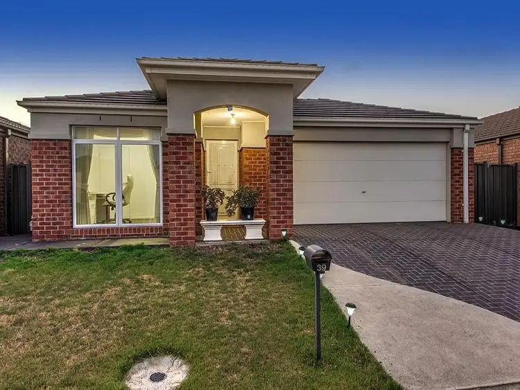 39 Edmondshaw Drive, Deer Park VIC 3023