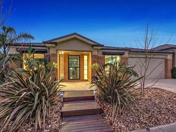 24 Sunnybrae Circuit, Cairnlea VIC 3023