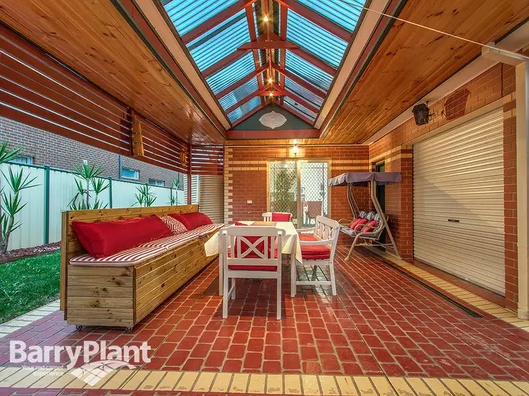 27 Clare Brennan Drive, Cairnlea VIC 3023