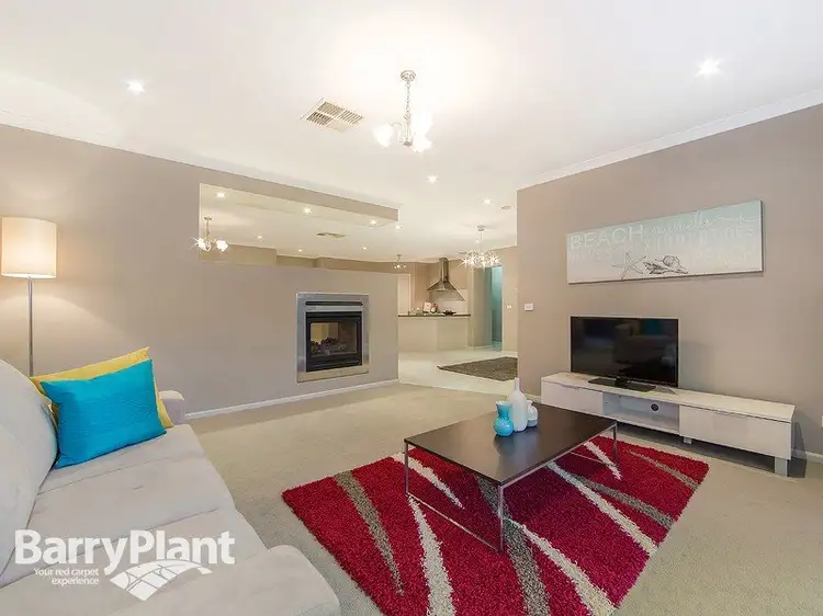 10 Gurrin Road, Cairnlea VIC 3023