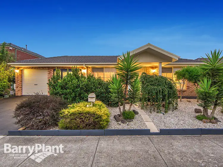 6 Lansdowne Road, Cairnlea VIC 3023