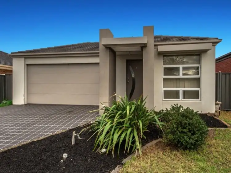 92 Hatchlands Drive, Deer Park VIC 3023