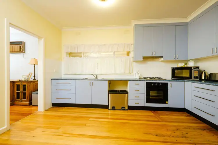 Fifth view of Homely house listing, 6 MILEND STREET, Wodonga VIC 3690