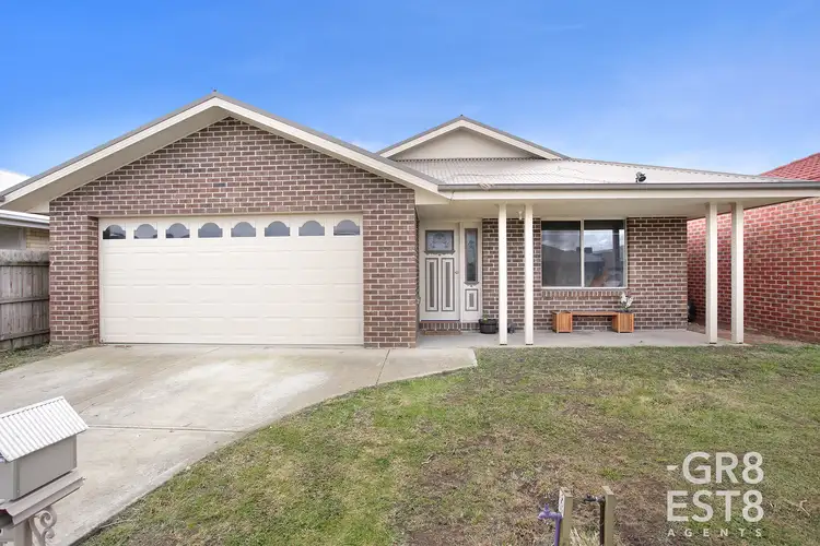 16 Bronzewing St, Pakenham VIC 3810