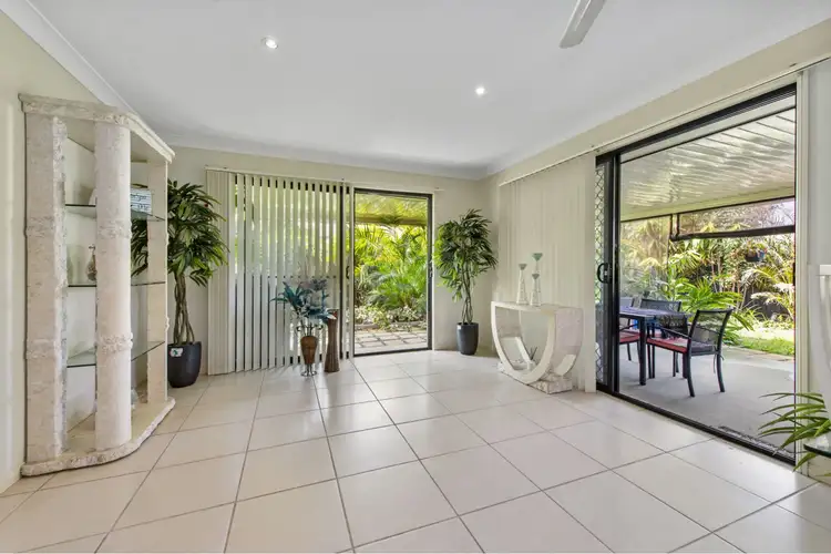 5 Biggera Court, Sandstone Point QLD 4511