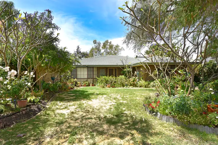 42 KINGFISHER AVENUE, Ballajura WA 6066