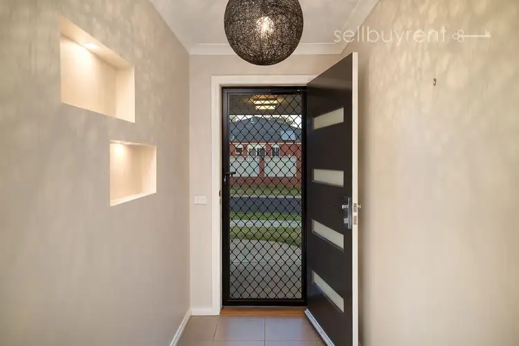 Fifth view of Homely house listing, 33 WHITELEY CIRCUIT, Baranduda VIC 3691