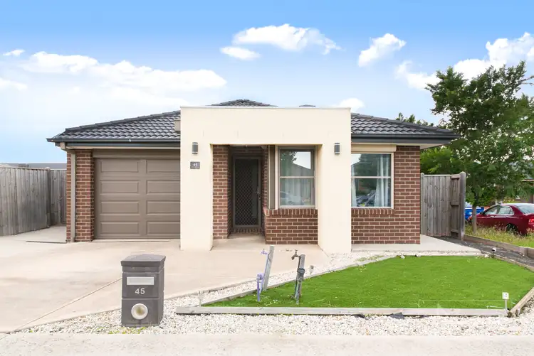 45 Trillium Boulevard, Mickleham VIC 3064