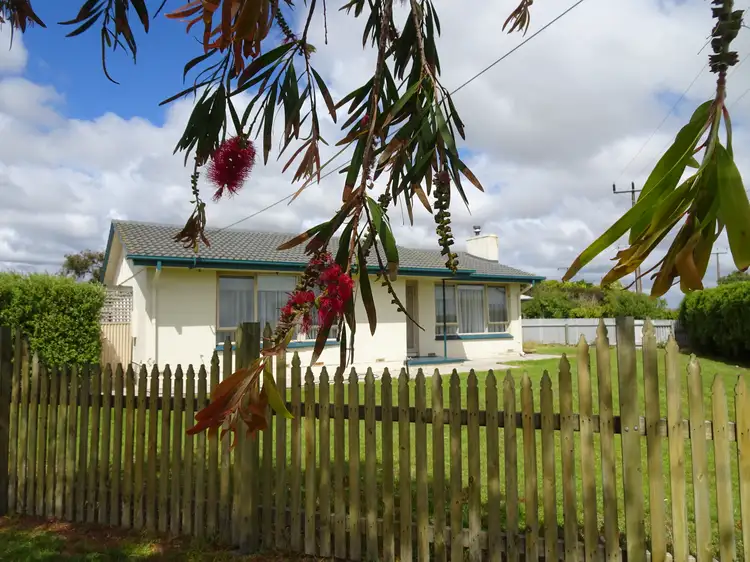 25 Walker Street, Millicent SA 5280