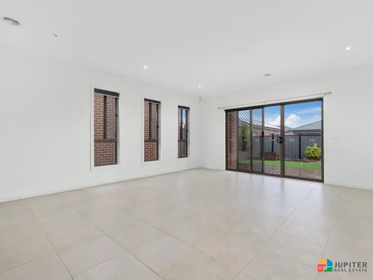 Second view of Homely house listing, 8 Shamrock Way, Truganina VIC 3029