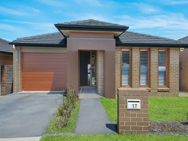 17 Cropton Street, Jordan Springs NSW 2747