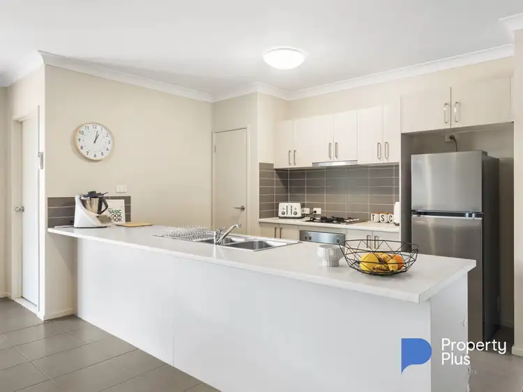 Second view of Homely house listing, 5 Erindale Way, Marong VIC 3515