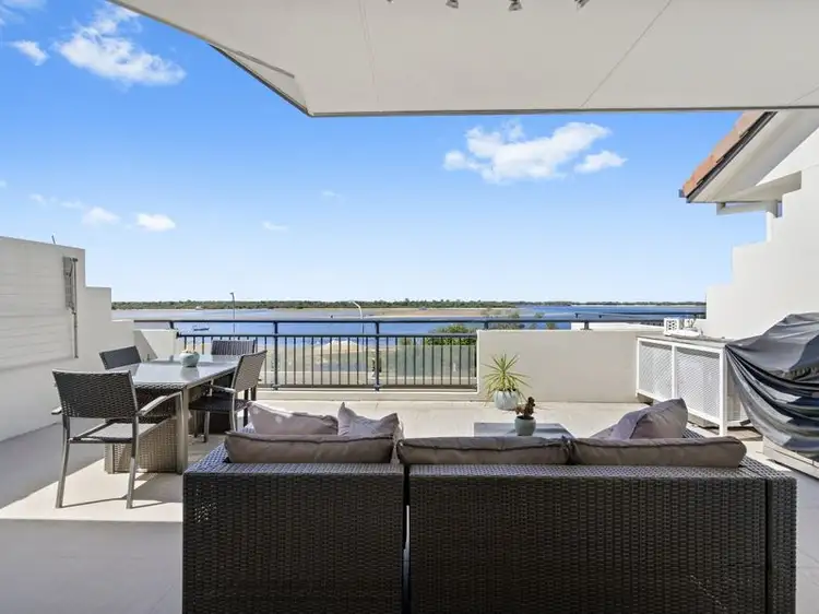 Unit 330/392 Marine Parade, Labrador QLD 4215