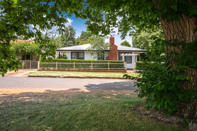 152 Main Street, Romsey VIC 3434