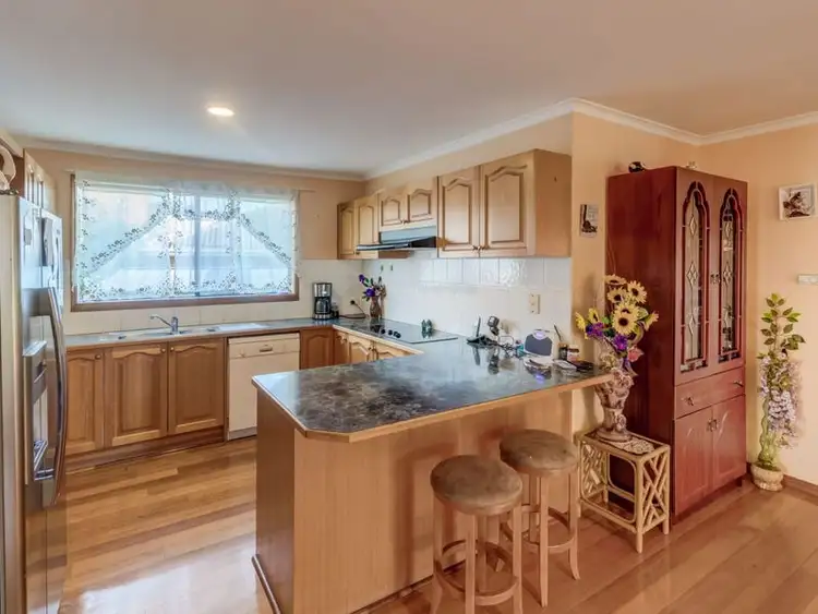 13 Ridgeway Chase, Narre Warren South VIC 3805