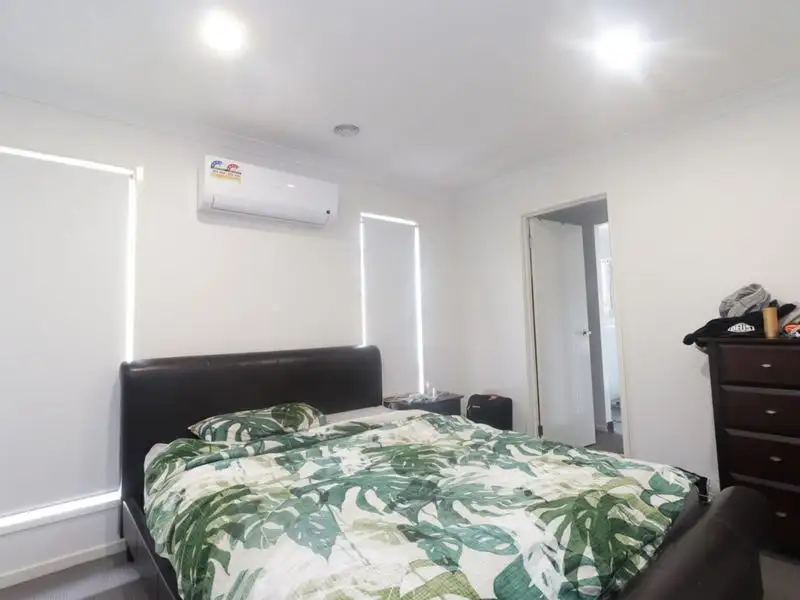 Main view of Homely house listing, 15 Bronte Boulevard, Officer VIC 3809