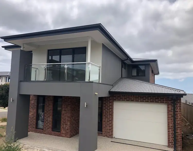 10 Flagstaff Drive