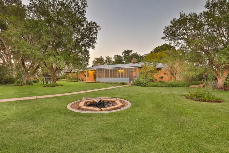 390 KARADOC AVENUE, Nichols Point VIC 3501