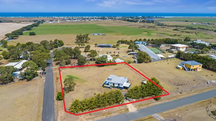 13 Panorama Drive, Seaspray VIC 3851