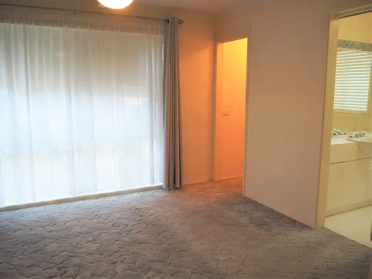 12 Jeffrey Court