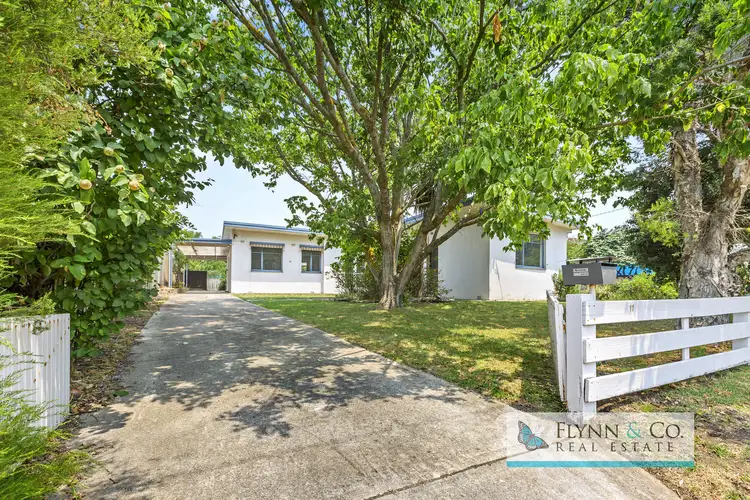 11 Moorfield Avenue, Rosebud VIC 3939