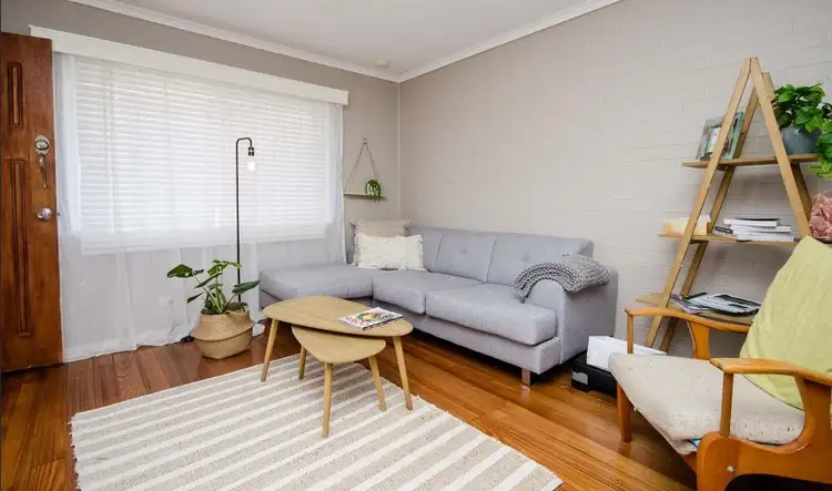 2/121 Gralen Street