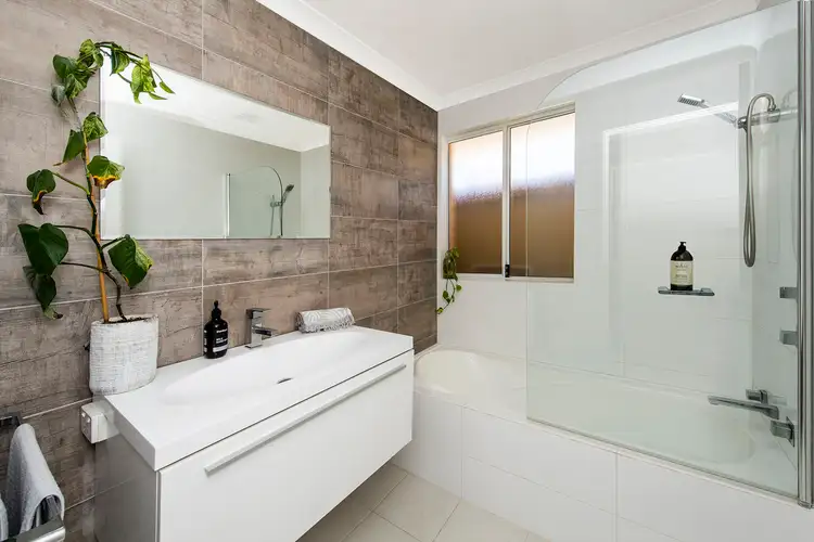 10 Harmony Parade, Singleton WA 6175