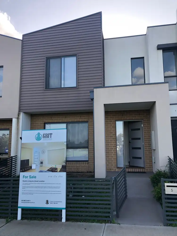 Main view of Homely townhouse listing, 5 Channel Walk, Craigieburn VIC 3064