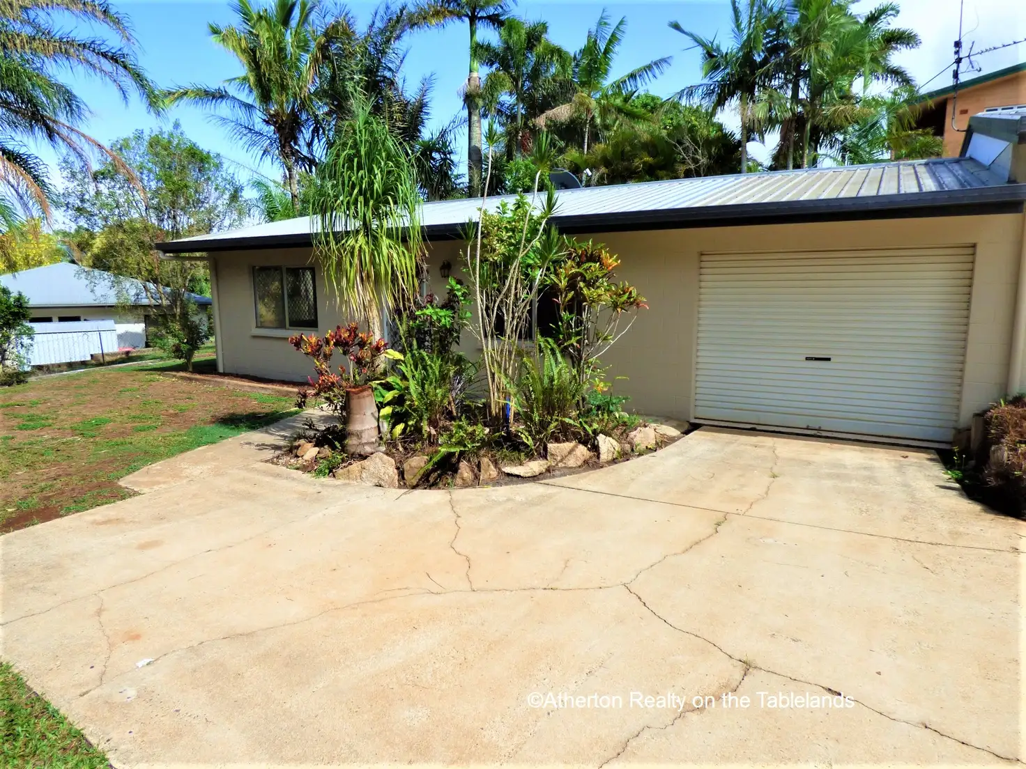 Main view of Homely semi-detached listing, 2/Unit 2/13 Armstrong, Atherton QLD 4883